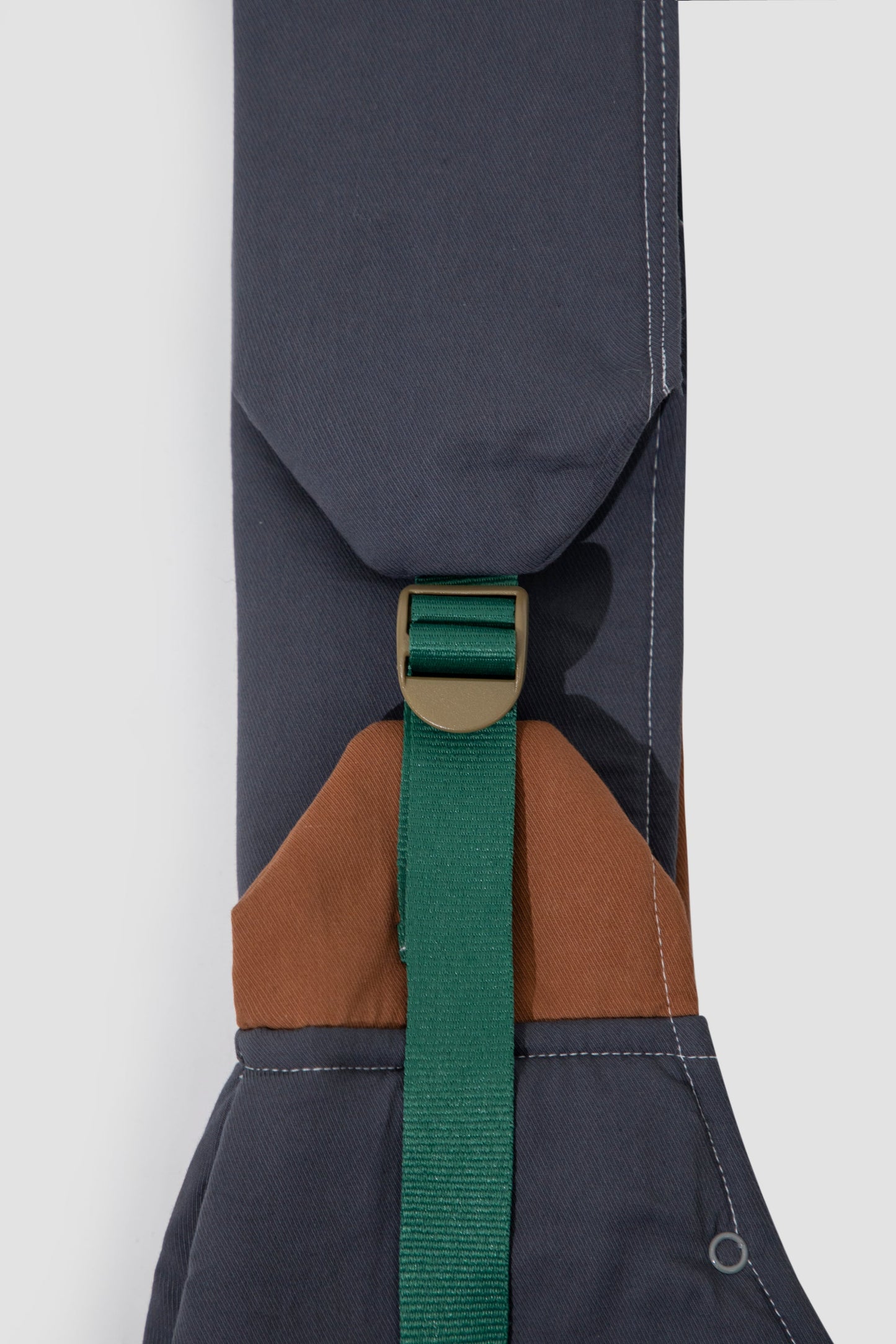 Cross-body Carrier Bag for Cats and Small dogs - Up to 7kg Weight Load