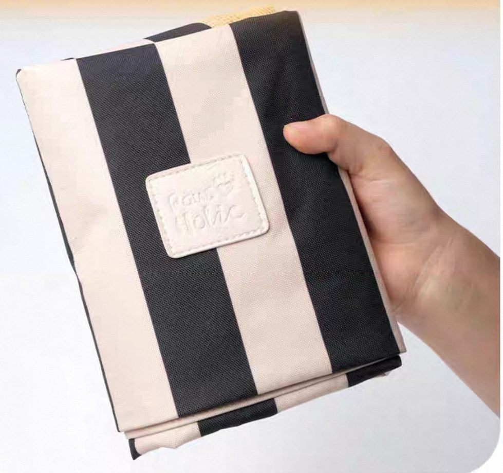 Pet Carrier Bag – Lightweight, Breathable & Escape-Proof