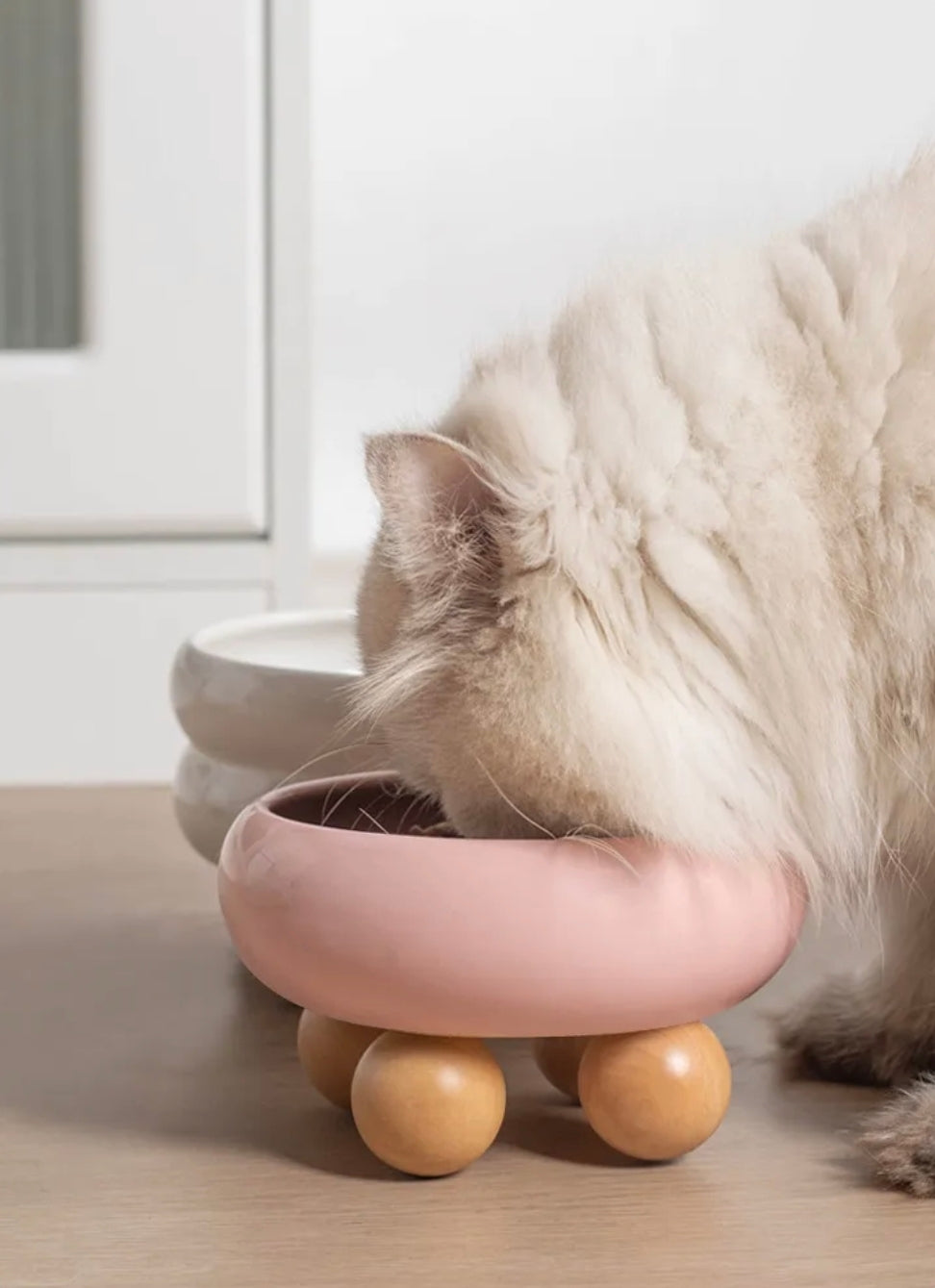 ZOOMATE - Mochi -  Elevated Ceramic Pet Diner with Wood Base - Joint-Friendly, Dishwasher Safe